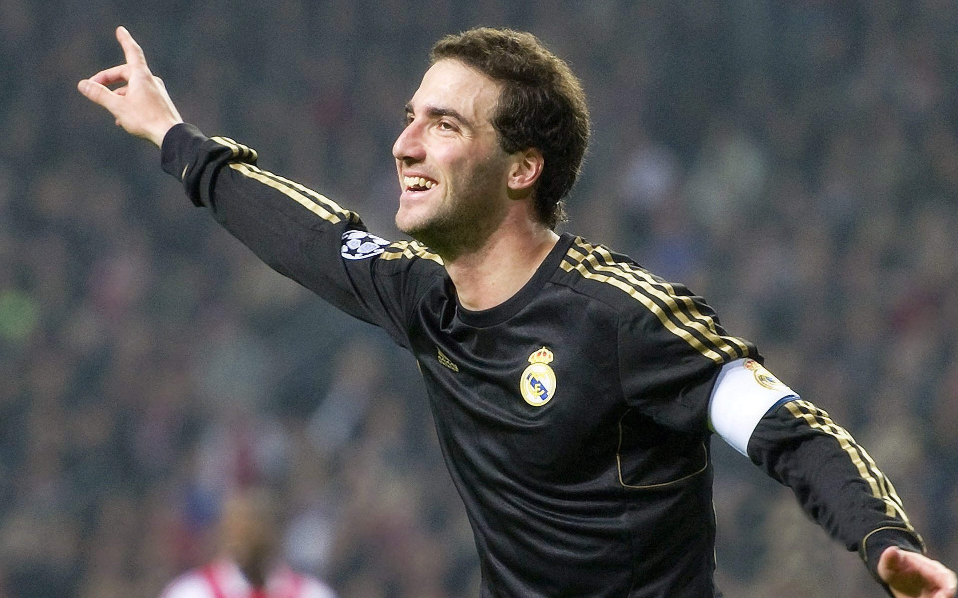 九游体育娱乐官方网站-哈兰德回归赛场，赛况扑朔迷离首场状态亮眼，TL观众沸腾！  第1张